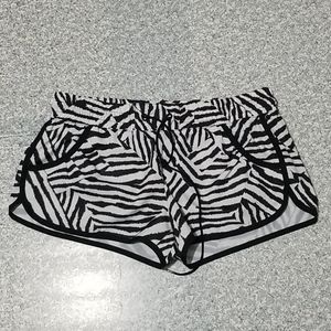 🥰 Live Love Dream shorts size jr's (M)